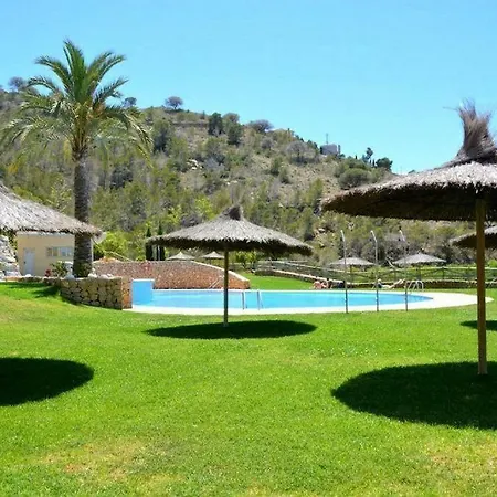 Апартаменты Luxurious 2br Sea Panoramic View Pool Gym